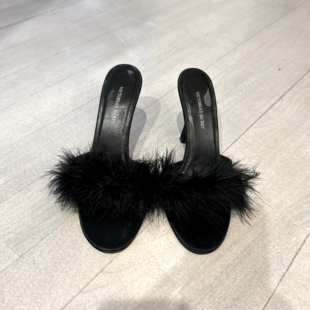 Victoria’s Secret black mules with feather detail size 8